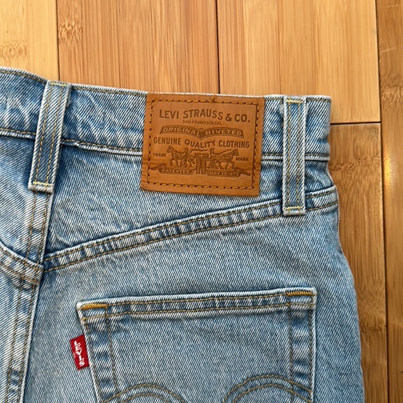 LEVI’S rib cage shorts - Picture 3 of 4